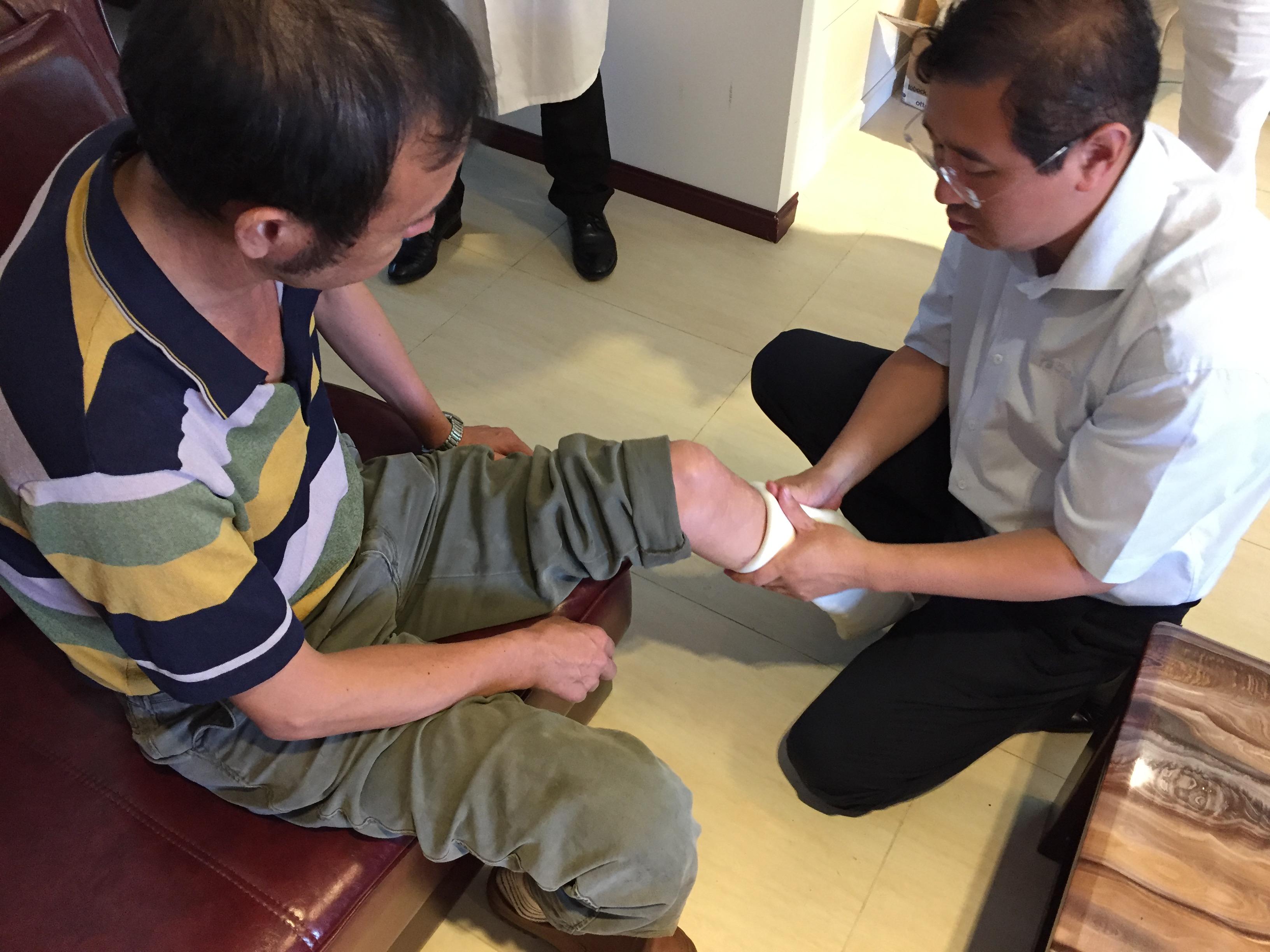 定制一款高檔假肢價(jià)格在多少區(qū)間內(nèi)比較合適?(圖1) 假肢價(jià)格